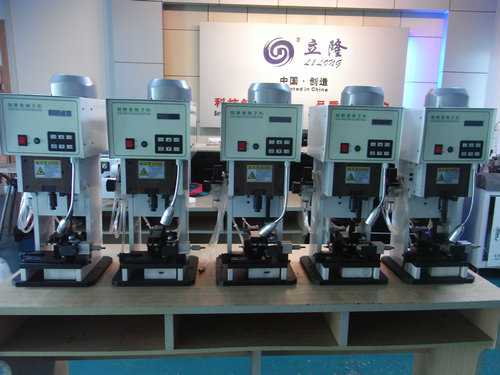 <連剝帶打端子機(jī)>的快，準(zhǔn)，狠